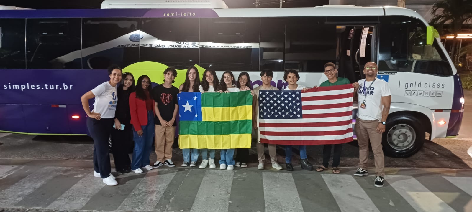 Pais e alunos viajaram até o Recife para cumprir mais um passo para o intercãmbio (3)