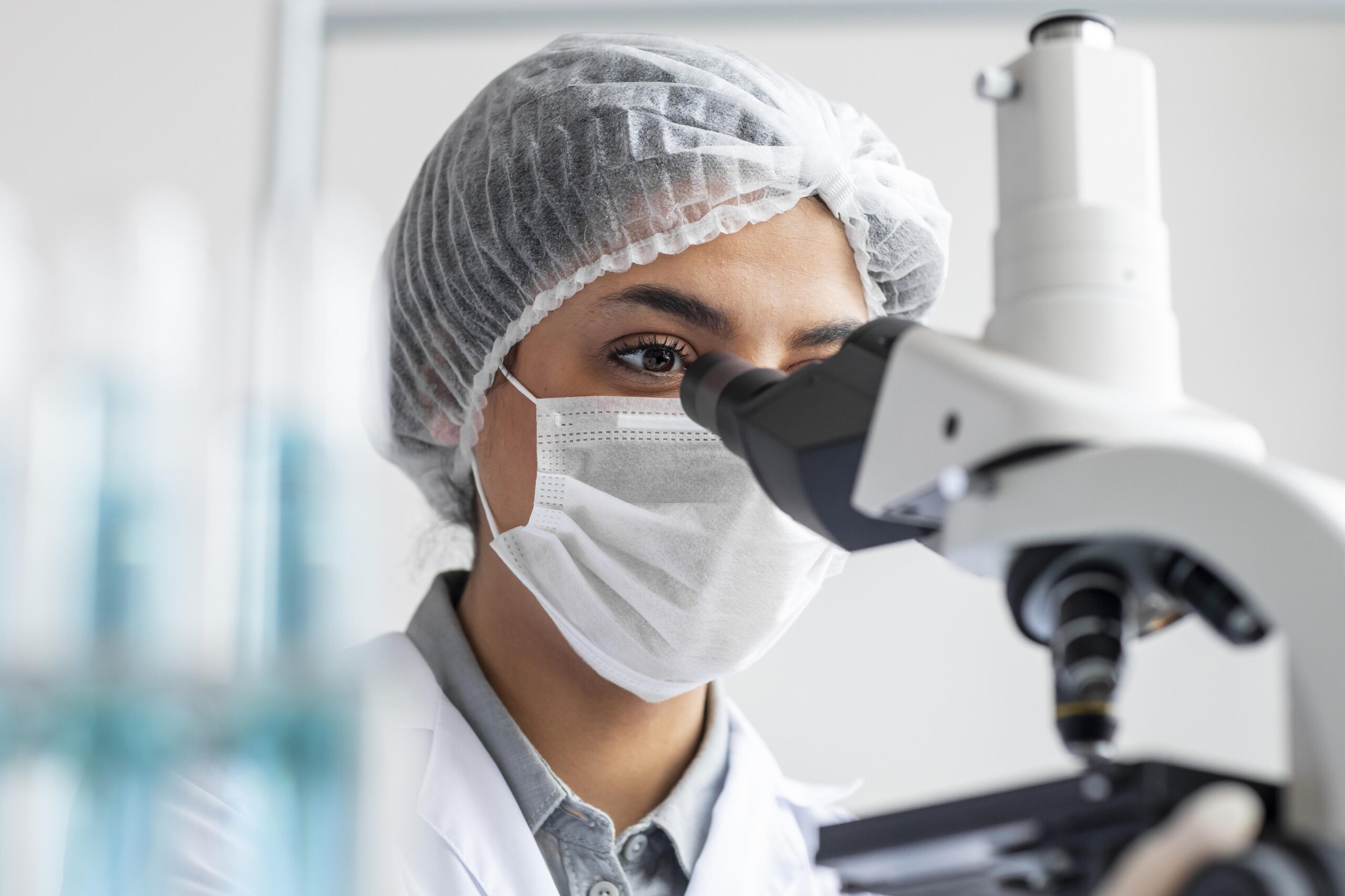 close-up-researcher-working-with-microscope (1)