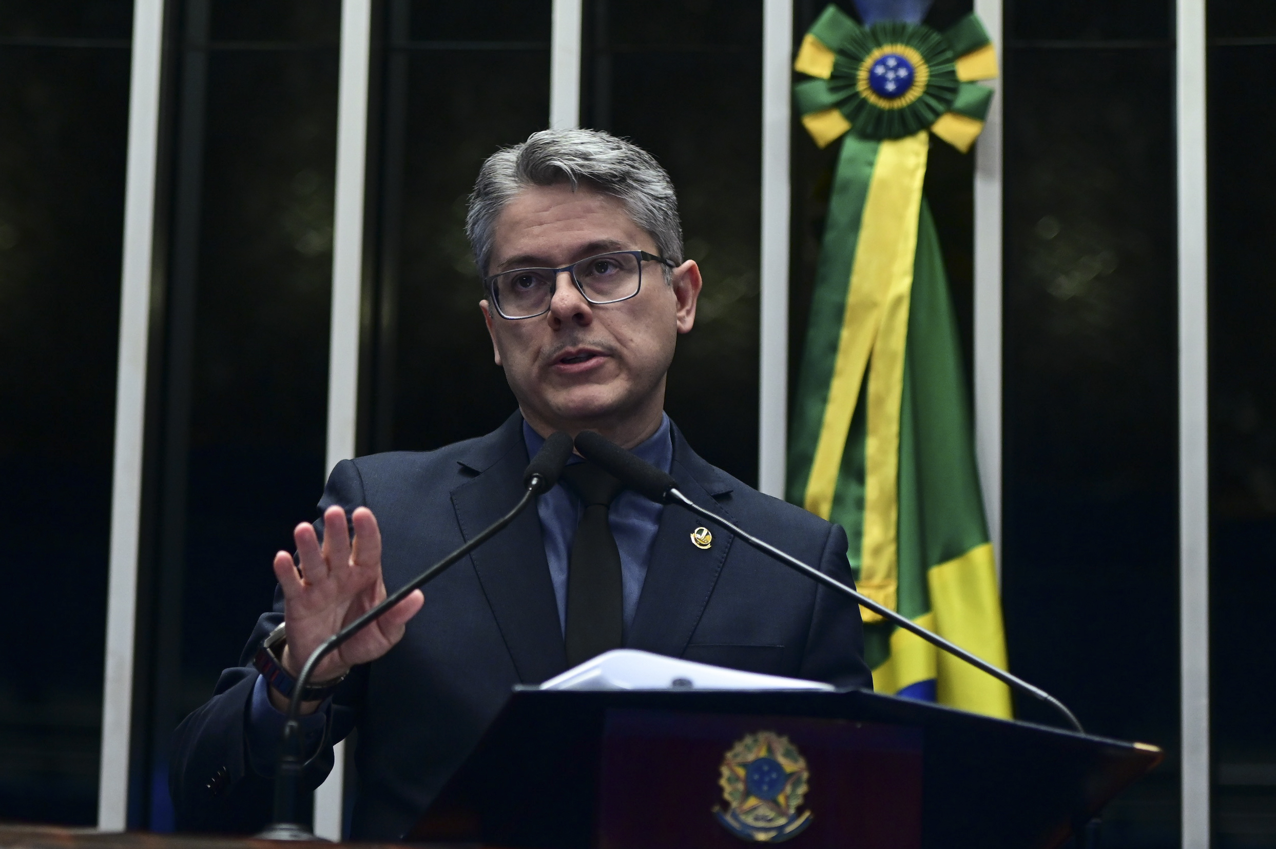 Plenário do Senado Federal durante sessão deliberativa ordinária. Ordem do dia. 

Na pauta, a PEC 18/2024, que dá nova redação ao § 4º do art. 225 da Constituição Federal para incluir entre os patrimônios nacionais o Pantanal Sul-Mato-Grossense.

Em discurso, à tribuna, senador Alessandro Vieira (MDB-SE).

Foto: Andressa Anholete/Agência Senado