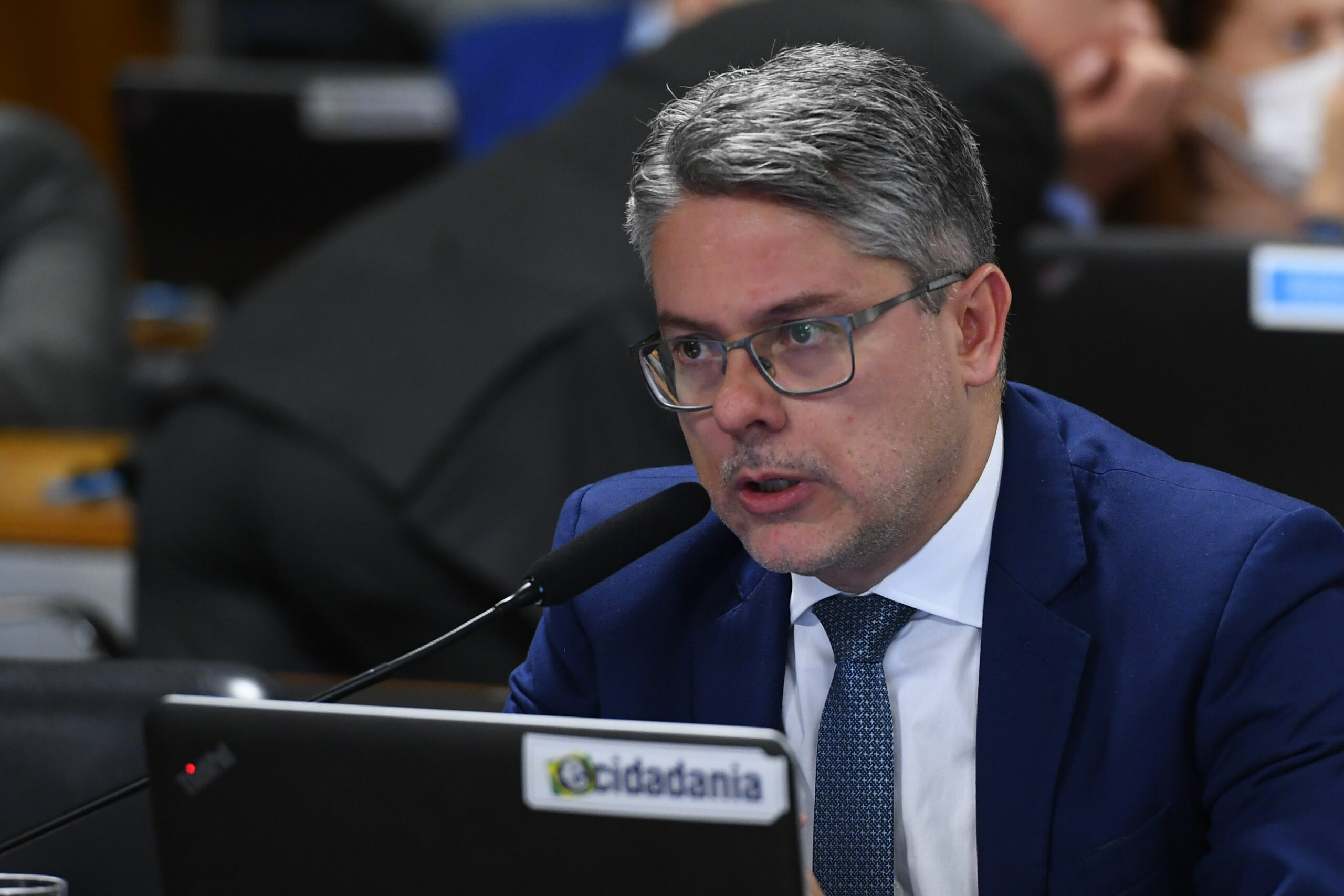 Comissão de Constituição, Justiça e Cidadania (CCJ) realiza reunião deliberativa para deliberar sobre o PL 2.234/2022, que autoriza o funcionamento de cassinos, bingos e jogo do bicho.

À bancada, em pronunciamento, senador Alessandro Vieira (MDB-SE).

Foto: Marcos Oliveira/Agência Senado