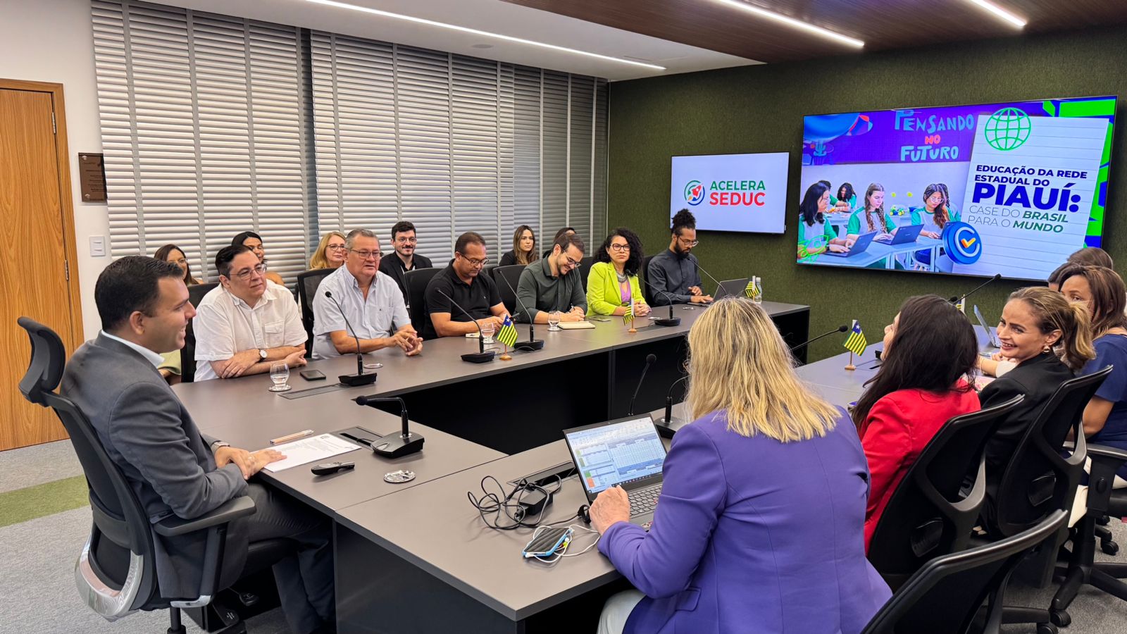 Gestores em reunião para consolidar os aprendizados e discutir possíveis parcerias_foto Seduc-PI