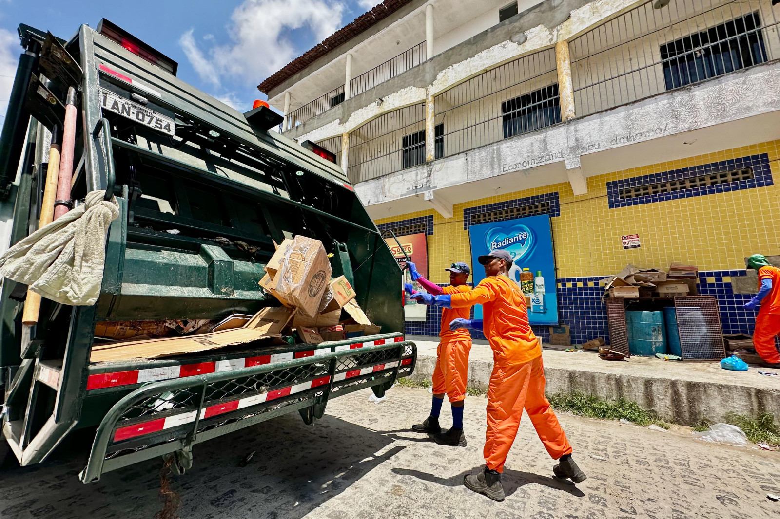 prefeitura-rescinde-contratos-com-empresas-de-coleta-de-lixo-visando-melhorias-nos-servicos-ofertados-2025-01-07-677d63c857186